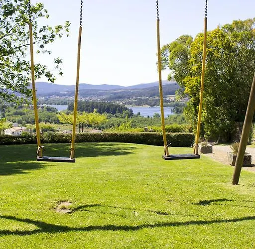 Boega 4* ヴィラ・ノーヴァ・デ・セルヴェイラ